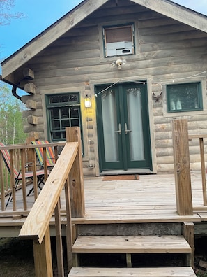 Exterior detail - Spirit Lodge- Log Cabin with Large front porch (La Pointe)