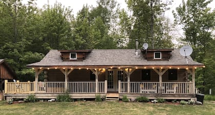 Spirit Lodge- Log Cabin with Large front porch