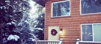 Aurora Skies Lodging - Private Cabin with Open Loft Bedroom - Sleeps 3-6