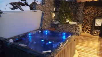 Bain à remous extérieur