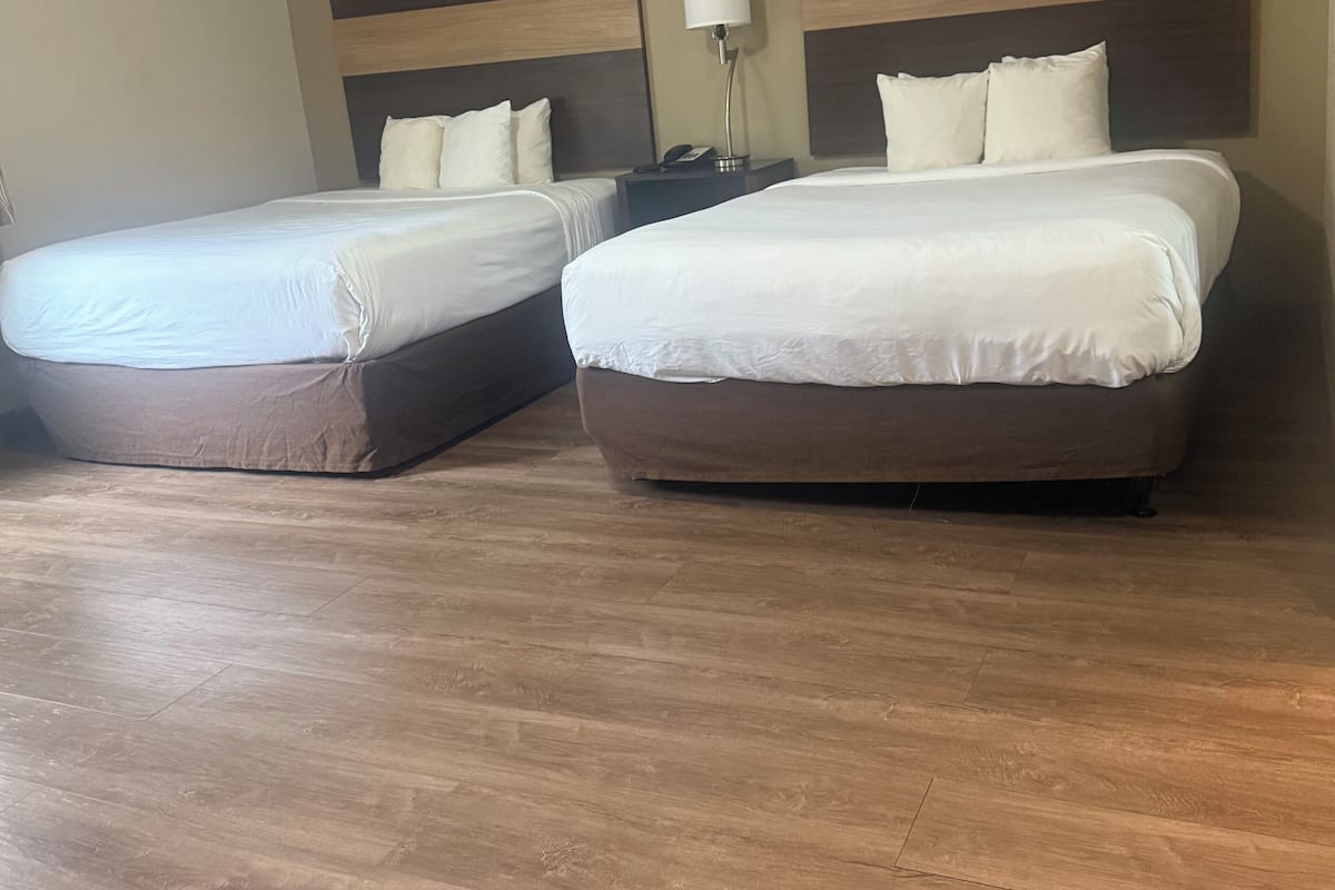 1 bedroom, premium bedding, desk, blackout curtains