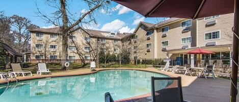 Piscina externa sazonal