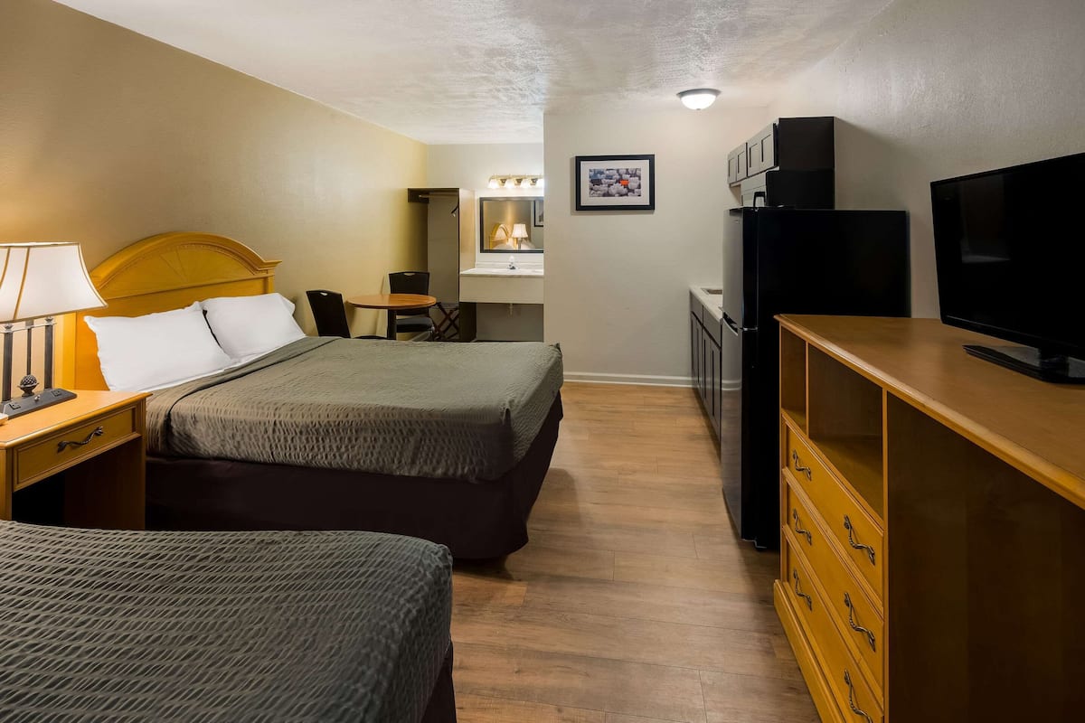 Room, 2 Double Beds, Non Smoking (Efficiency)