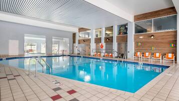 Piscine couverte, piscine extérieure (ouverte en saison)