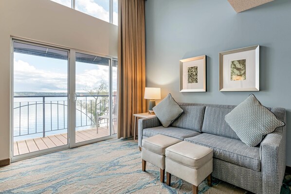 Suite, 1 King-Bett und Schlafsofa, Nichtraucher | Pillowtop-Betten, Schreibtisch, Bügeleisen/Bügelbrett, kostenloses WLAN