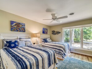 3 bedrooms, iron/ironing board, free Internet, bed sheets