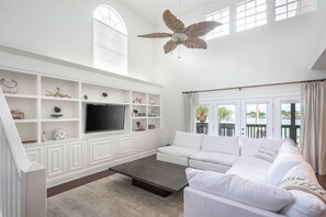 TV, offices - Waterfront Home  Accommodates up to 10 Guests! (Treasure Island)