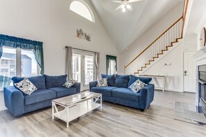 Living room - 4102 South Ocean Blvd by Escape (North Myrtle Beach)