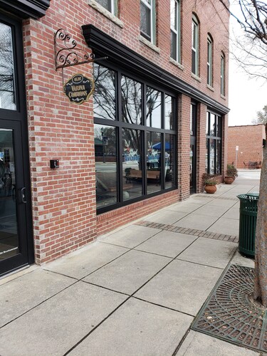 523 C - Historic Downtown Apartment above Brewery BBQ Restaurant - 2 Bedroom