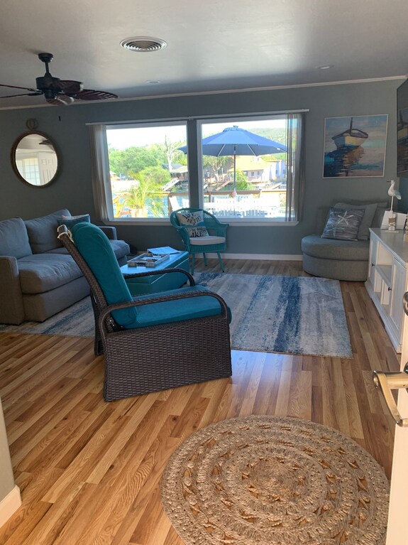 Tropical Lakefront Retreat With Private Dock & Kayaks - Clearlake, CA