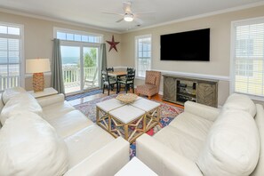 TV - Oceanfront 6 BR Beach House with Private Pool! Price's Place (Surfside Beach)