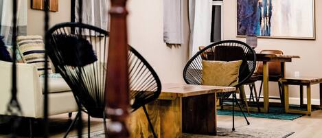 Televisión, videojuegos, libros y oficina