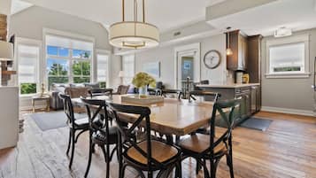 219 Rivergrass - Dogs Allowed | Repas dans la chambre