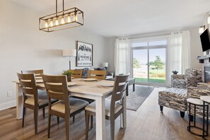Casa de ciudad Premium, 2 habitaciones (112 Rivergrass - Pet Friendly) | Servicio a la habitación