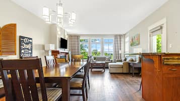115 Rivergrass - No Pets Allowed | Repas dans la chambre