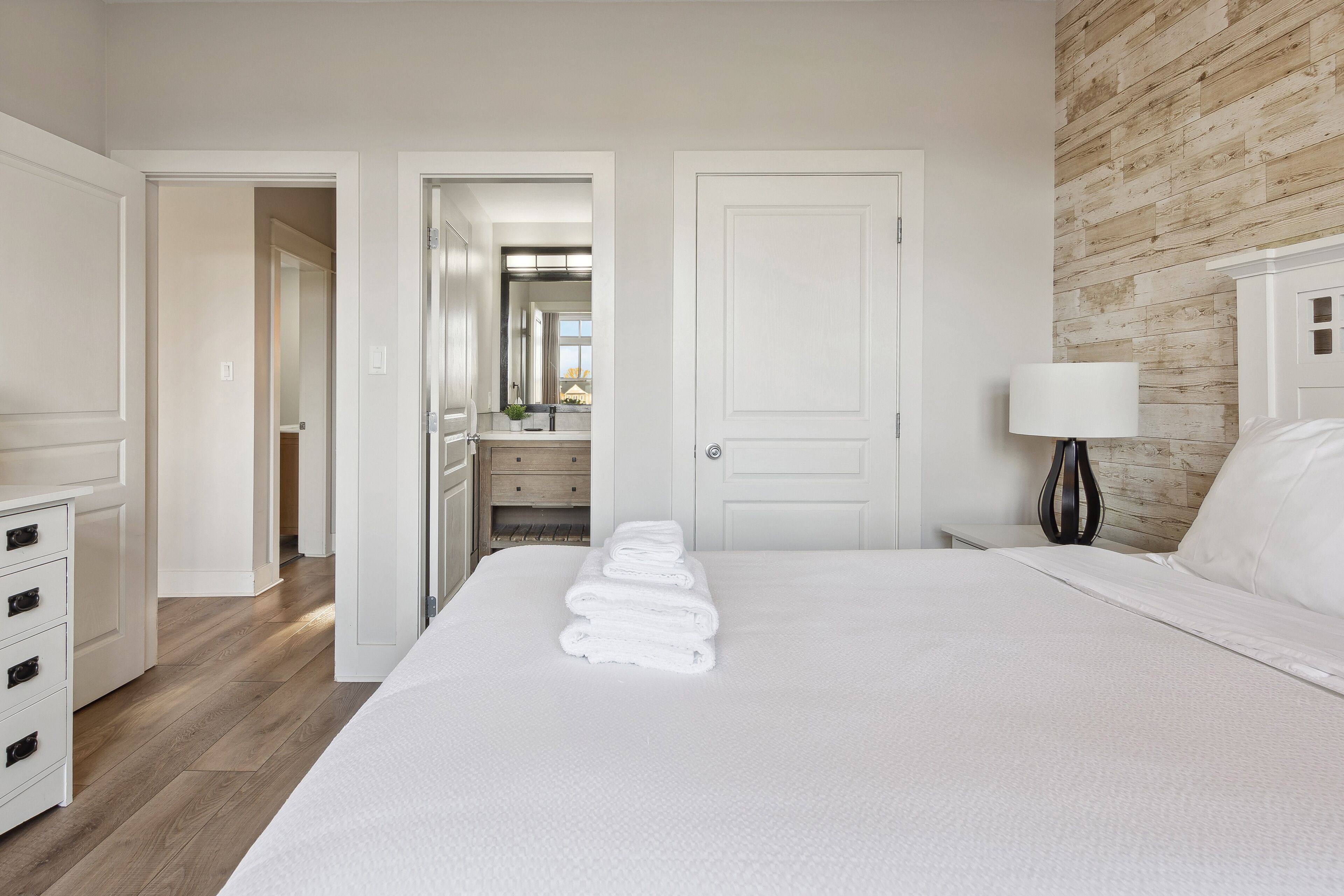 Condo exécutif, 2 chambres (129 Rivergrass - Pet Friendly) | Accès au Wi-Fi (inclus), literie fournie