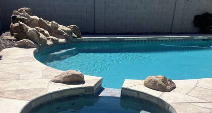7 min to Peoria Sports Complex! Putting Green, Pool & Spa!