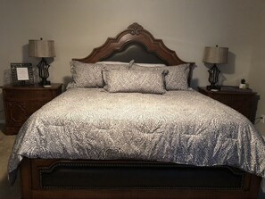 4 chambres, fer et planche à repasser, lit parapluie, Wi-Fi gratuit
