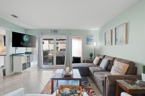 Interior - Dog-Friendly Retreat, Pool, Steps from Beach, Beach Service! Free Daily Fun! (Destin)