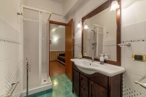 Douche, bidet