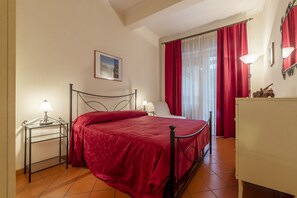 1 camera, ferro/asse da stiro, Wi-Fi