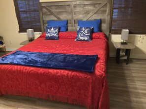 3 bedrooms, desk, iron/ironing board, free WiFi