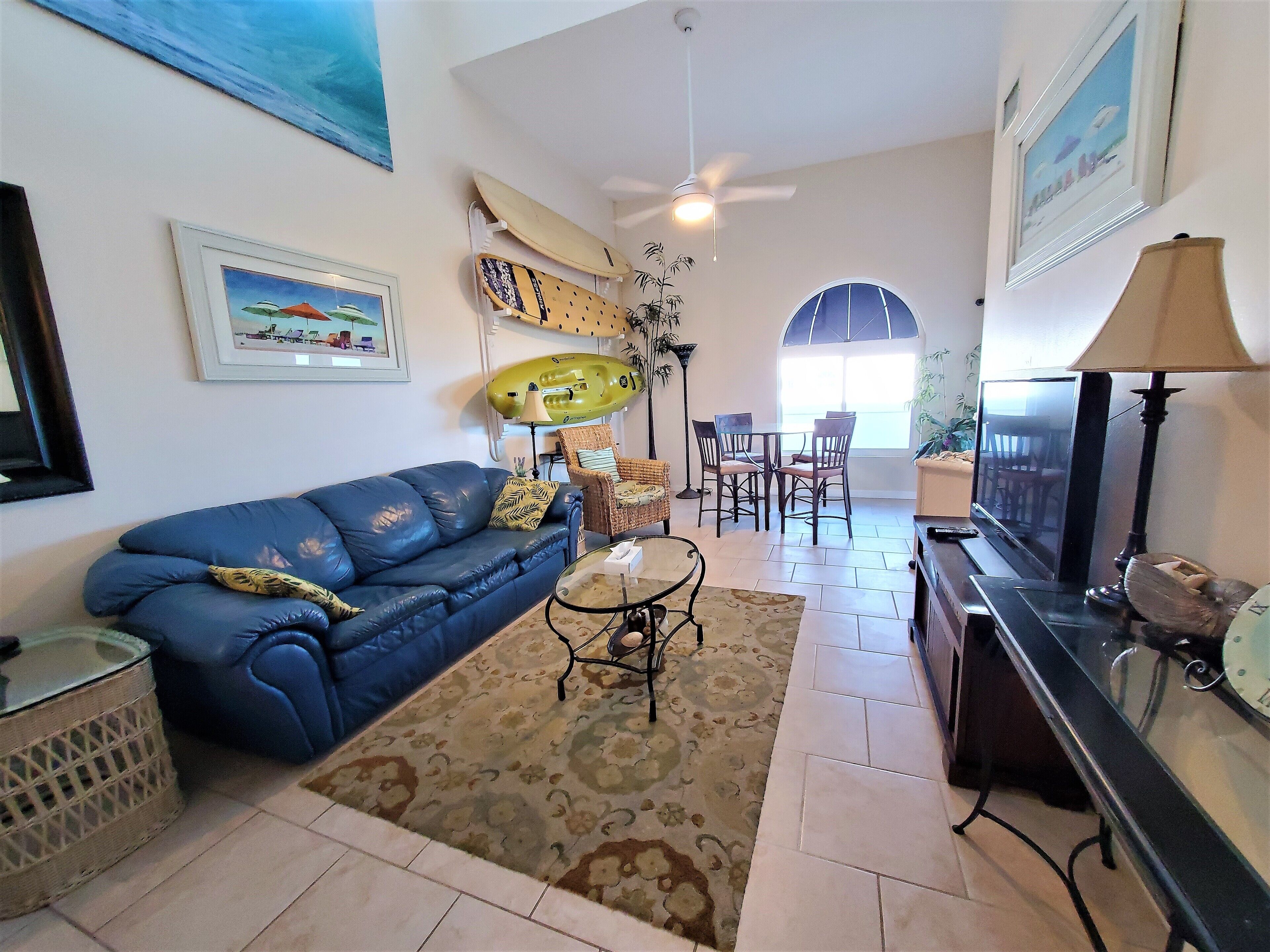 Direct Ocean Penthouse Multi-Level - Sleeps 6 Guests