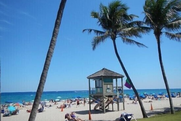 Platja a a prop, gandules de platja i tovalloles de platja