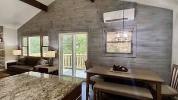 Smart TV, fireplace, stereo