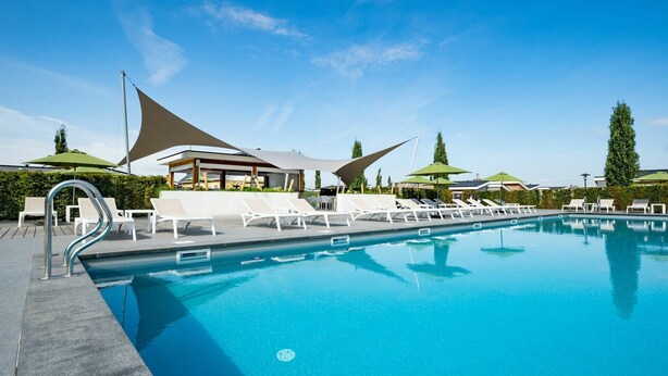 Unclassified image, 1 of 19, button - Beautiful private villa for 6 guests with WIFI, A/C, pool, TV and terrace (Margraten)