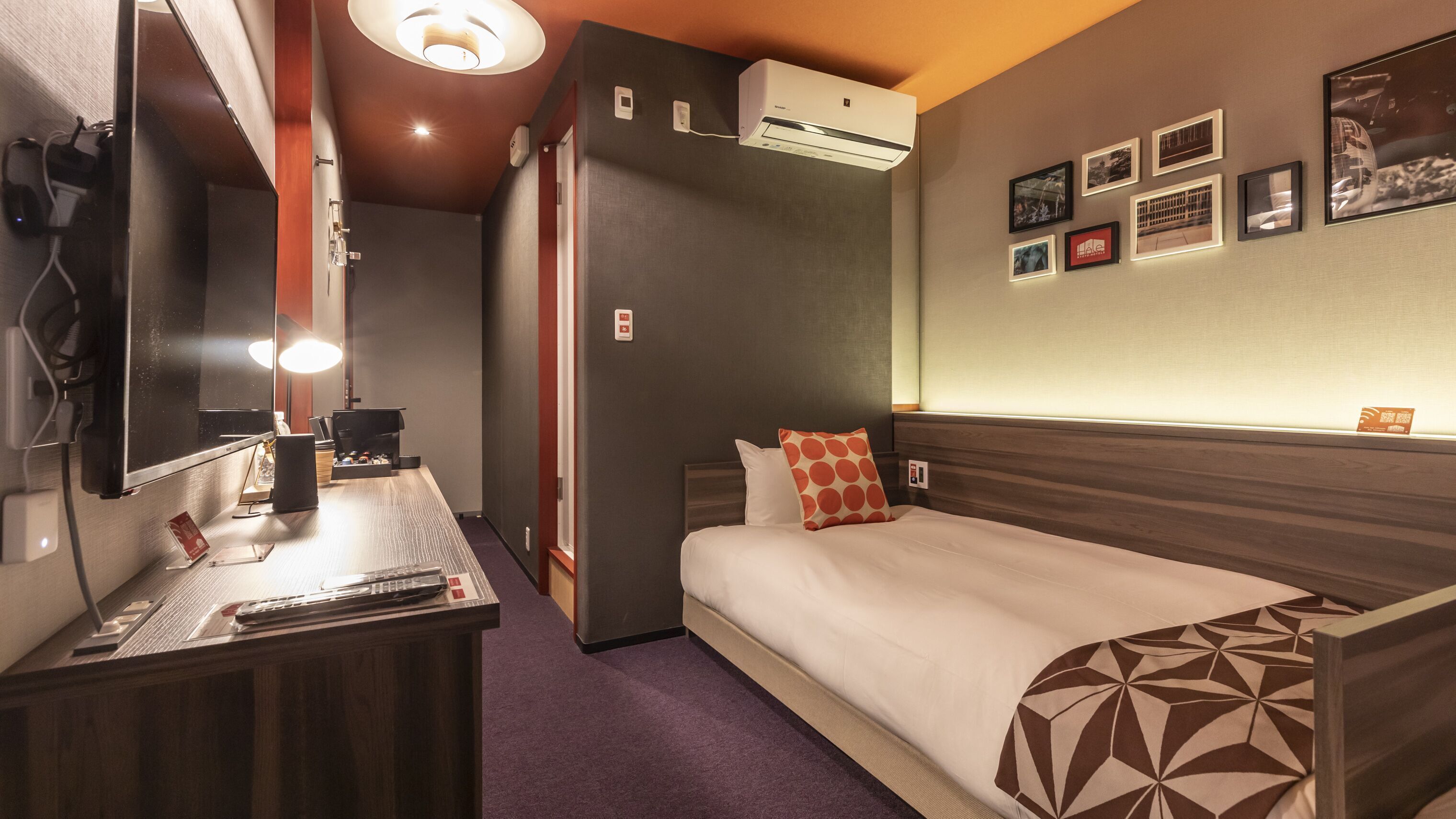 Free WiFi, bed sheets