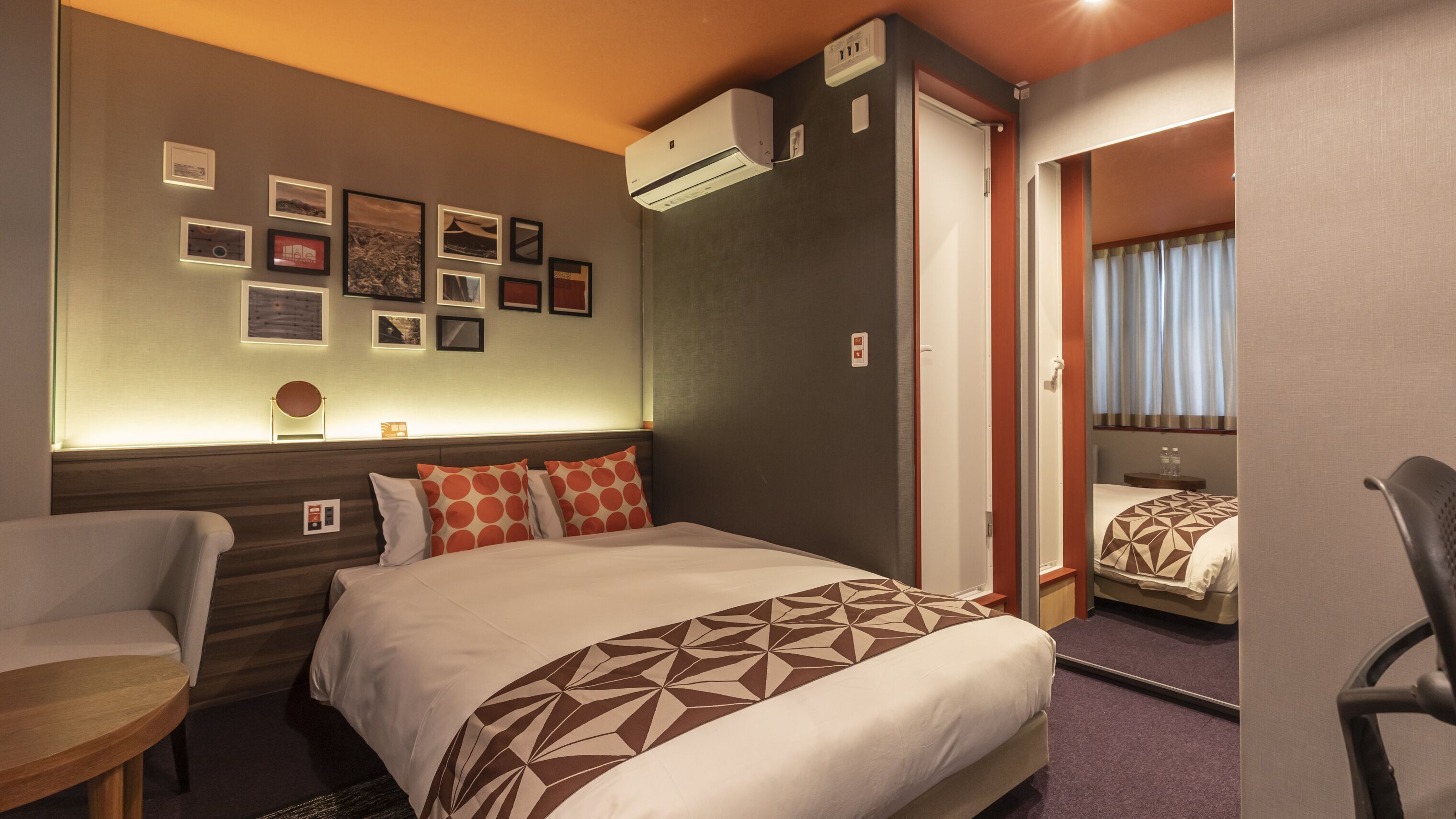 Free WiFi, bed sheets