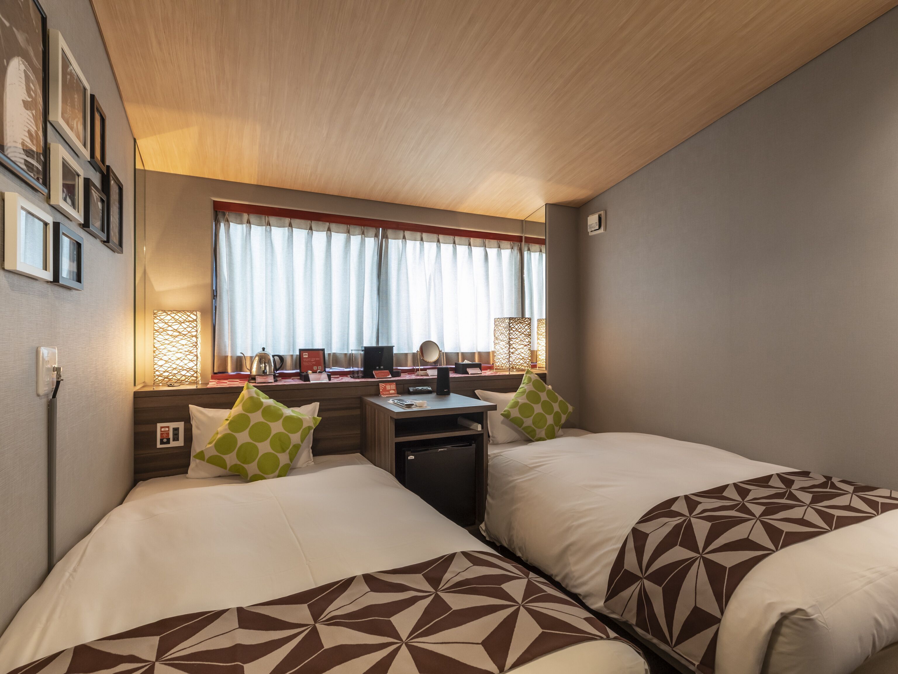 Free WiFi, bed sheets