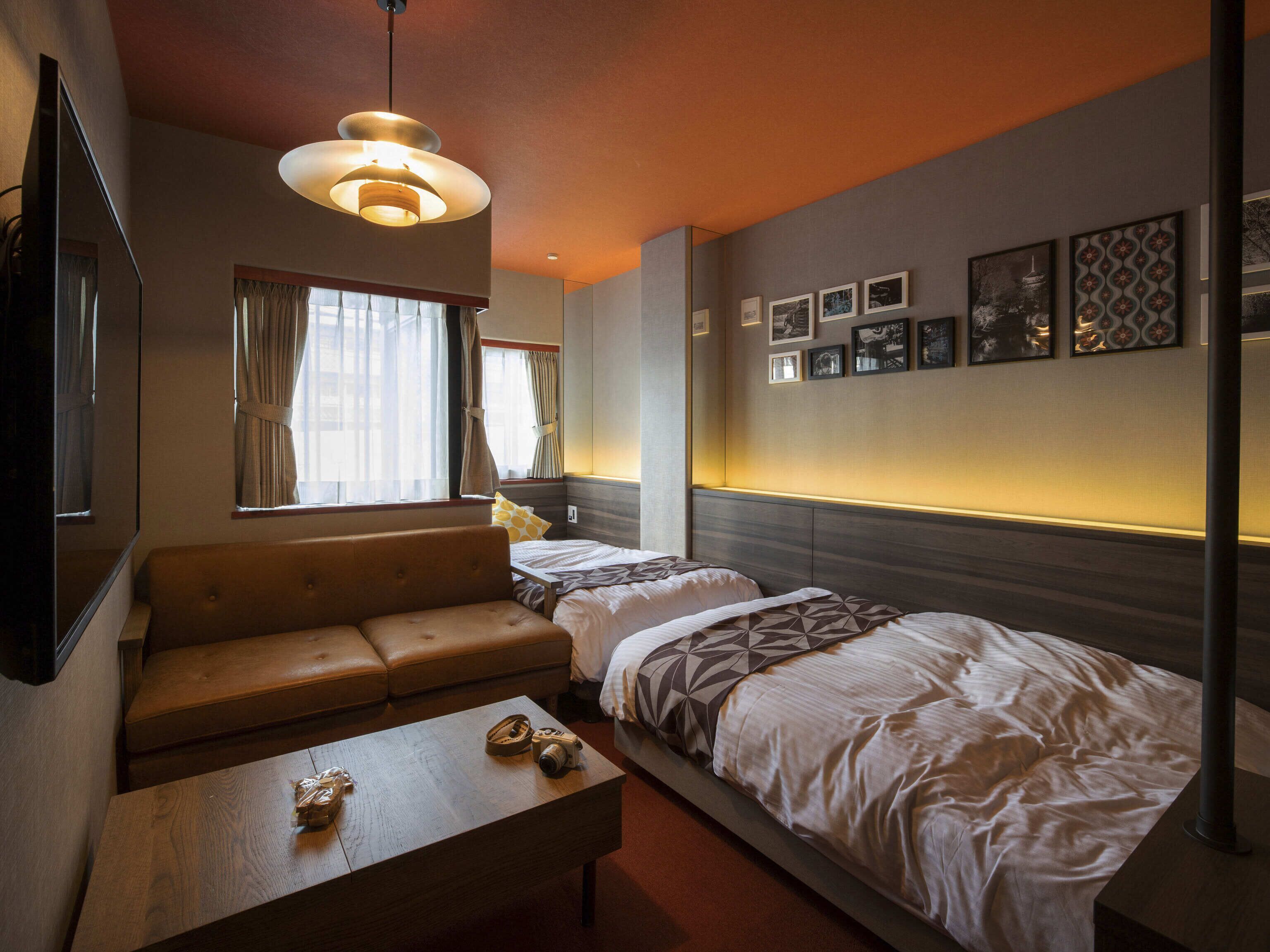 Free WiFi, bed sheets