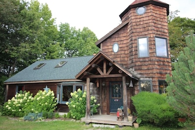Relaxing lodge in the woods