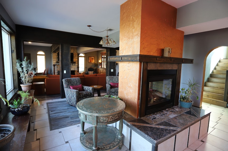 # Lago Vista ## Luxury Broken Bow Villa With Private Pool, Lake Views, And Wedd - Oklahoma
