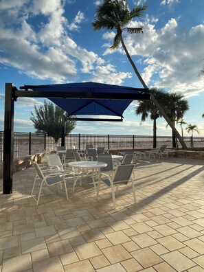 屋外ダイニングエリア