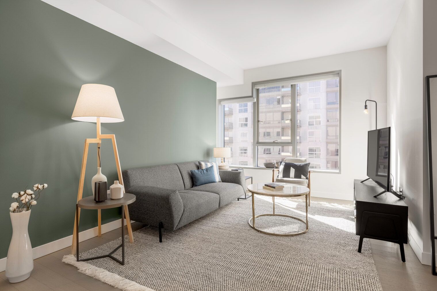 Bright Downtown 1BR w/ Gym, Doorman, nr. Metro Center, by Blueground
