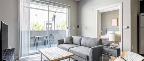 テレビ、ステレオ