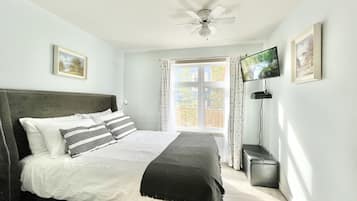 1 bedroom, desk, free WiFi, bed sheets