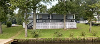 Inspirational Lake Front Escape