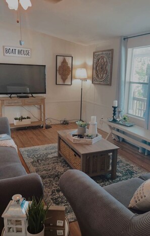 Smart TV, fireplace - Inspirational Lake Front Escape (Eatonton)