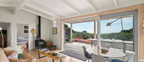 Fernseher, Kamin, Arbeitsbereiche