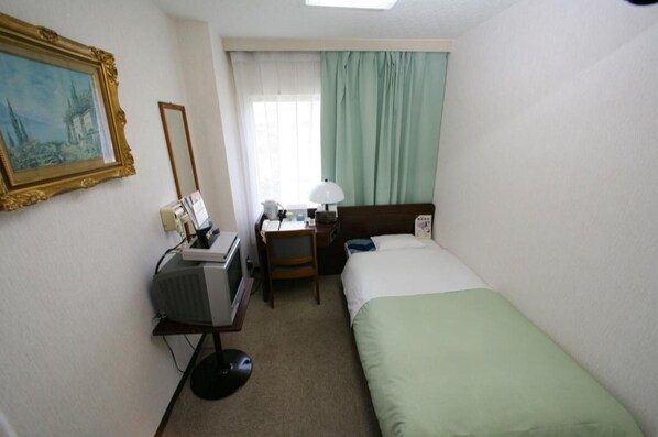 1 habitación, escritorio, tabla de planchar con plancha y wifi gratis 
