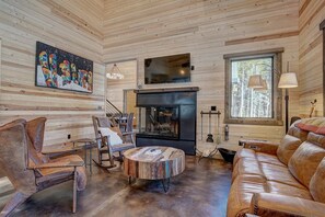 House (4BD_BC) | Living room | Flat-screen TV - 4bd_bc (Breckenridge)