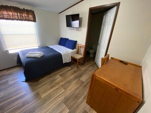 Individually furnished, bed sheets - Custom Touch Village-Sulphur (Sulphur)