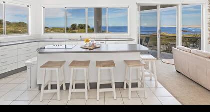 Beach House with beautiful Ocean Views and Amazing Sunsets!