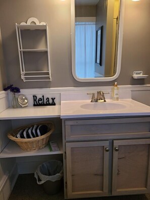 Baignoire, serviettes fournies