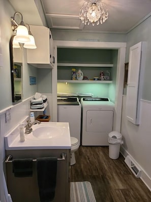 Bathtub, towels