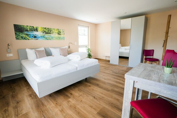 Deluxe Room | Free WiFi, bed sheets